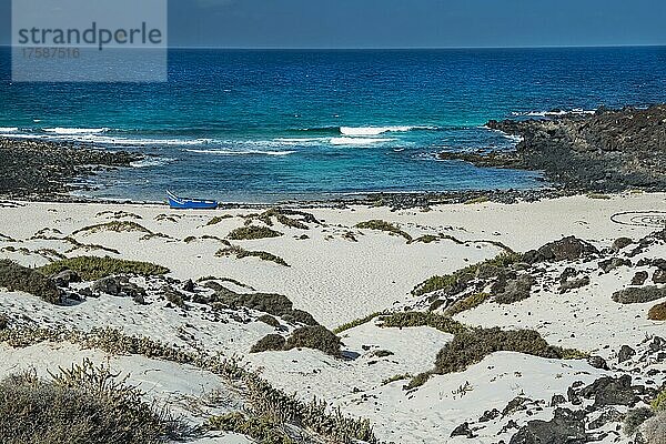 Strand Caleta del Mojon Blanco  Lanzarote  kanarische Inseln  Kanaren  Spanien  Europa