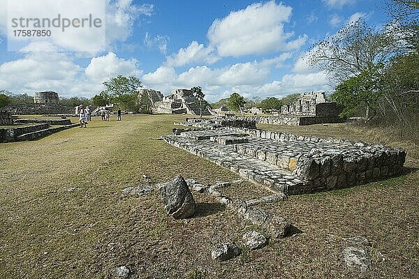 Ausgrabungsstätte der Maya-Stadt Mayapan  Yucatan  Mexiko  Mittelamerika