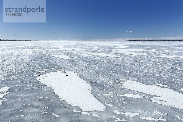Schnee und Eis auf dem Sankt-Lorenz-Strom  Montreal  Provinz Quebec  Kanada  Nordamerika