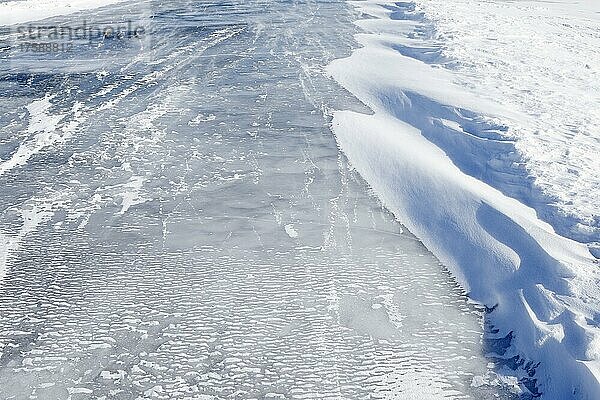 Schnee und Eis auf dem Sankt-Lorenz-Strom  Montreal  Provinz Quebec  Kanada  Nordamerika
