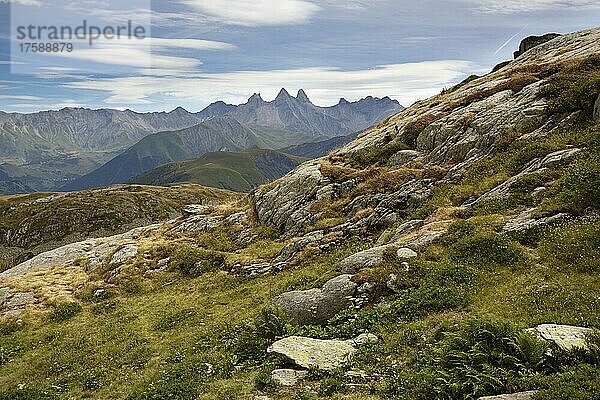 Blick vom Col de la Croix de Fer zum Aiguille Centrale d'Arves  Rhone-Alpes  Savoyen  Frankreich  Europa