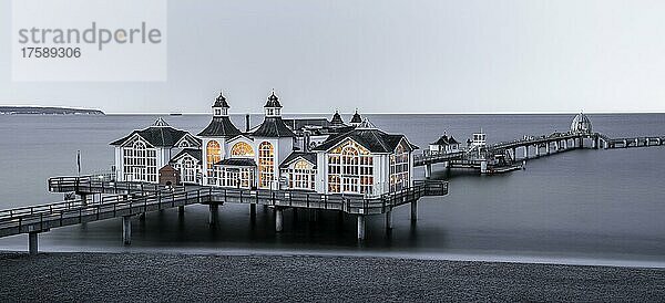 Seebrücke  Ostseebad Sellin  Insel Rügen  Rügen  Mecklenburg-Vorpommern  Deutschland  Europa