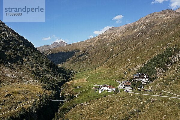 Drohnenaufnahme  Themenwanderweg von Vent zu den Rofenhöfen entlang der Rofenache  Rofental  Vent  Venter Tal  Gemeinde Sölden  Ötztaler Alpen  Tirol  Österreich  Europa