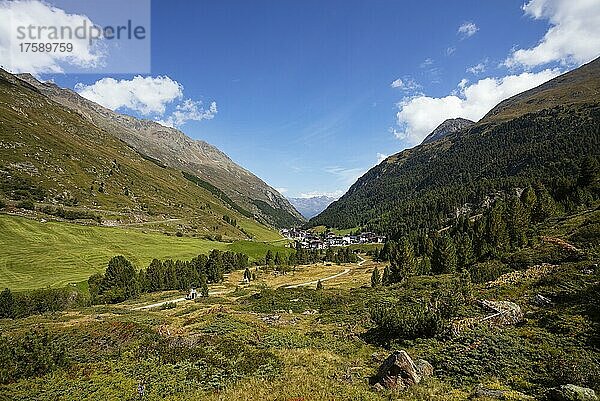Wanderweg von Vent zu den Rofenhöfen  Ortsansicht Vent  Venter Tal  Ötztaler Alpen  Gemeinde Sölden  Tirol  Österreich  Europa