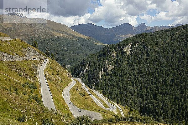 Timmelsjoch Hochalpenstraße  Passo del Rombo  Passstraße zwischen Tirol und Südtirol  Ötztaler Alpen  Passeiertal  Naturpark Texelgruppe  Südtirol  Italien  Europa