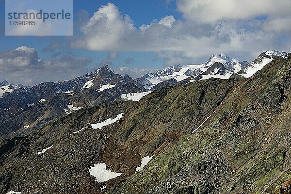 Blick zum Wildspitze in den Ötztaler Alpen  Sölden  Ötztal  Tirol  Österreich  Europa