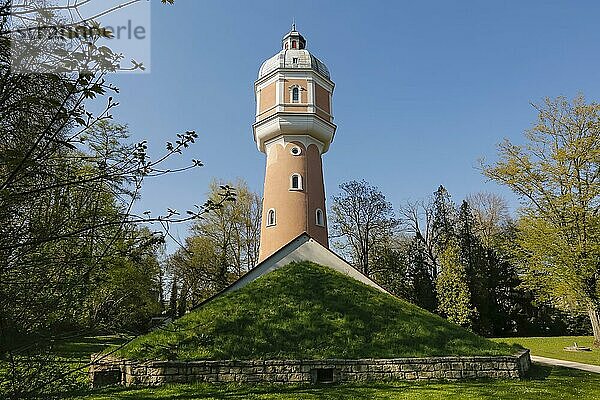 Wasserturm im Kollmanspark  Wahrzeichen der Stadt Neu-Ulm  Bayern  Deutschland  Europa
