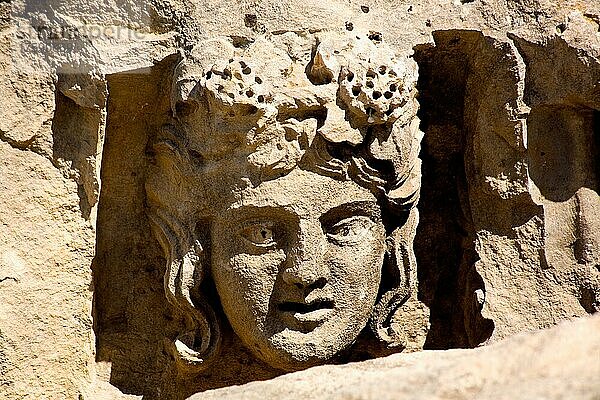Myra  Amphitheater mit Maskenfries des römischen Bühnengebäudes  Lykien  Türkei  Asien