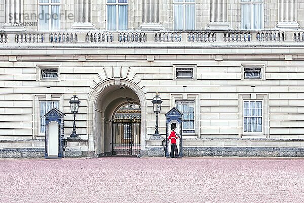 Wachablösung  Buckingham Palace  London  England  Großbritannien  Europa