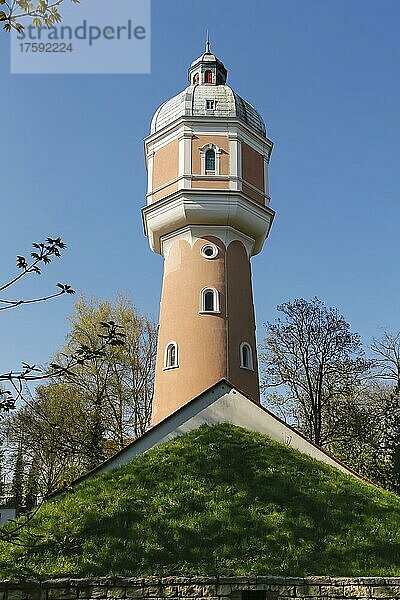 Wasserturm im Kollmanspark  Wahrzeichen der Stadt Neu-Ulm  Bayern  Deutschland  Europa