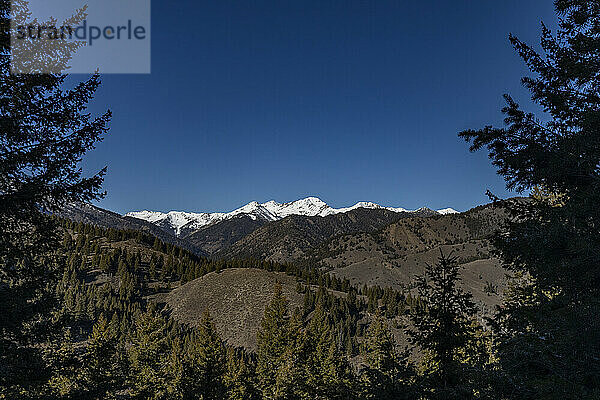 Vereinigte Staaten  Idaho  Sun Valley  Landschaft mit schneebedeckten Bergen