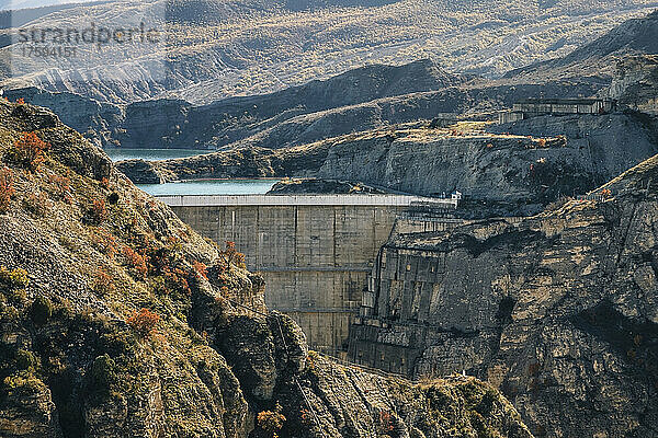 Stausee eines Wasserkraftwerks in Dagestan  Russland
