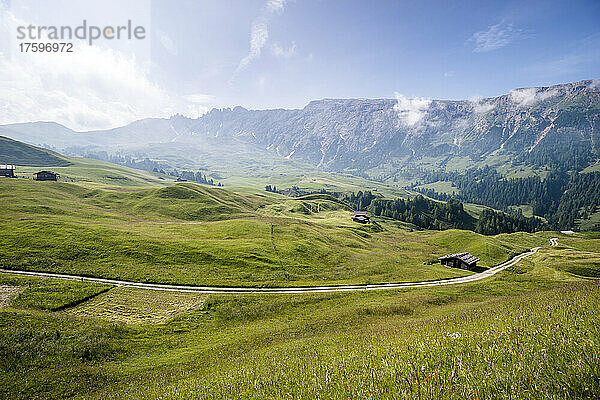 Italien  Südtirol  Malerische Aussicht auf die Seiser Alm im Sommer