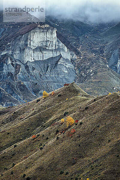 Russland  Dagestan  Berglandschaft im Herbst