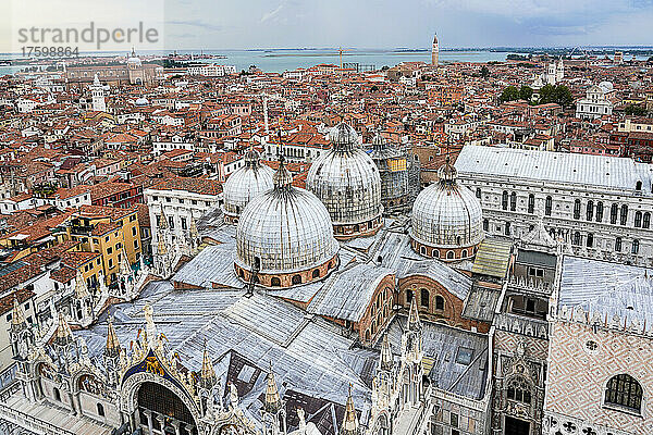 Italien  Venetien  Venedig  Dach der Markusbasilika