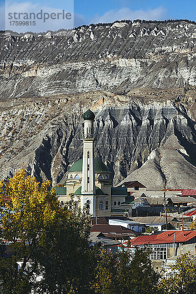 Kaukasus-Gebirge bei altem Dorf  Dagestan  Russland