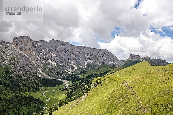 Italien  Südtirol  Sommerwolken über der Seiser Alm