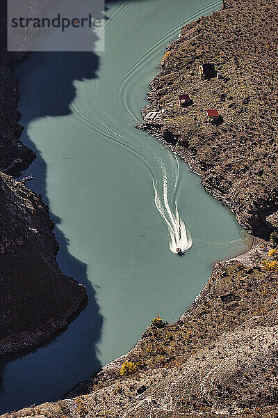 Schnellboot im Fluss Sulak Canyon in Dagestan  Russland