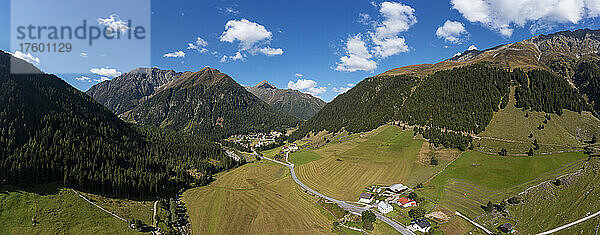Österreich  Tirol  Sankt Sigmund im Sellrain  Luftpanorama des Sellraintals im Sommer