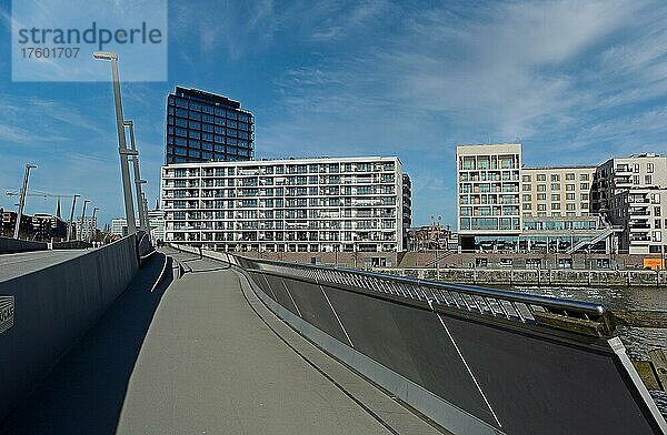 Baakenhafenbrücke  Bürogebäude  moderne Architektur  Überseequartier  Hafen City  Hamburg  Deutschland  Europa