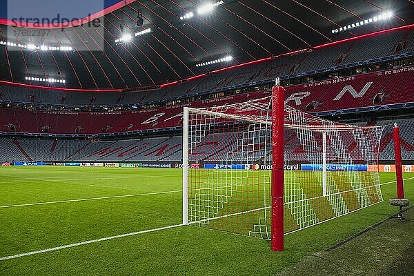 Stadionübersicht  blaue Stunde  Allianz Arena  München  Bayern  Deutschland  Europa