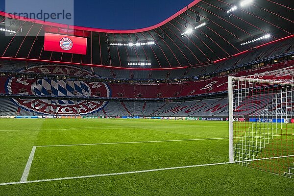 Stadionübersicht  blaue Stunde  Allianz Arena  München  Bayern  Deutschland  Europa