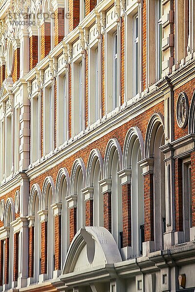 Historisches Gebäude im West End  London  England  UK