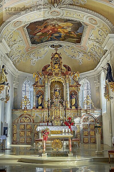 Hauptaltar  Heilig-Geist-Pfarrkirche  Durach  Allgäu  Bayern  Deutschland  Europa