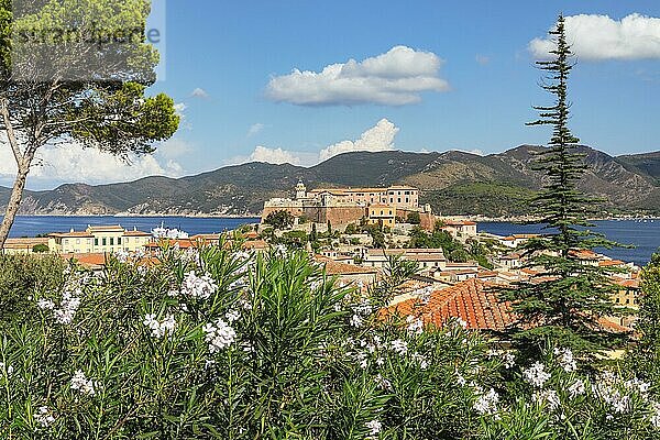 Altstadt und Forte Stella  Portoferraio  Insel Elba  Provinz Livorno  Toskana  Italien  Europa