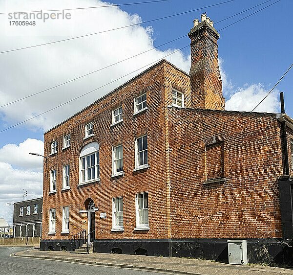Historisches Gebäude aus dem 19. Jahrhundert Naval House  Harwich  Essex  England  UK