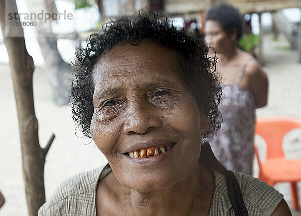 Frau mit Wohnsitz auf der Insel Kuiawa auf den Trobriand-Inseln  Papua-Neuguinea; Kuiawa  Trobriand-Inseln  Papua-Neuguinea