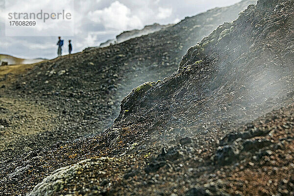 Schwelendes Lavafeld auf dem Berg Krafla am Myvatn-See; Island