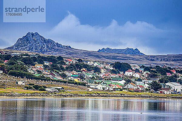 Bunte Gebäude in Port Stanley auf Steeple Jason Island auf den Falklandinseln.