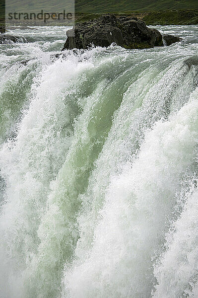 Godafoss-Wasserfall  in der Nähe des Myvatn-Sees in Island; Island