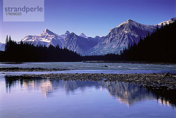 Athabasca-Fluss Jasper-Nationalpark  Alberta Kanada