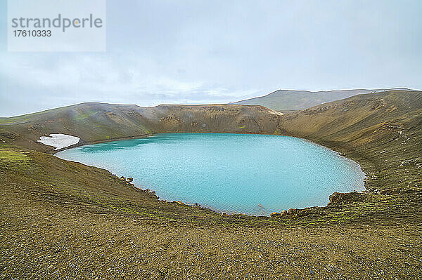 Türkisfarbener Kratersee des Kraters Viti am Vulkan Krafla in der Region Myvatn in der nördlichen Region Islands; Krafla  Nordurland Vestra  Island