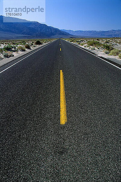 Highway  Death Valley  Kalifornien  USA