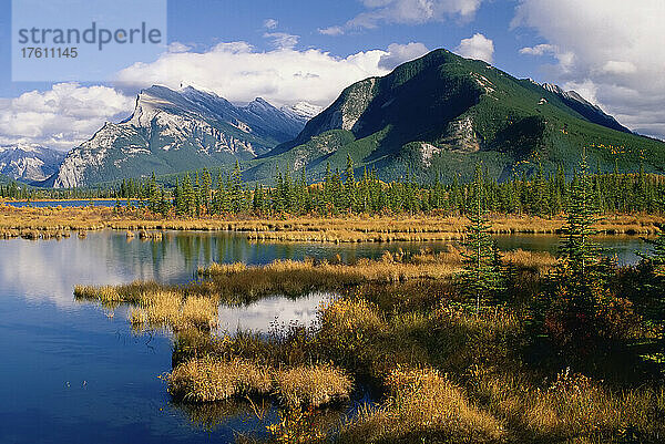 Mount Rundle und Vermillion Lakes  Banff National Park  Alberta  Kanada