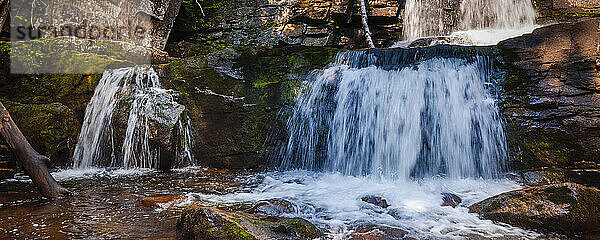 Kaskaden entlang des Petite riviere Saint-Francois  Massif de Charlevoix  Region Charlevoix; Quebec  Kanada