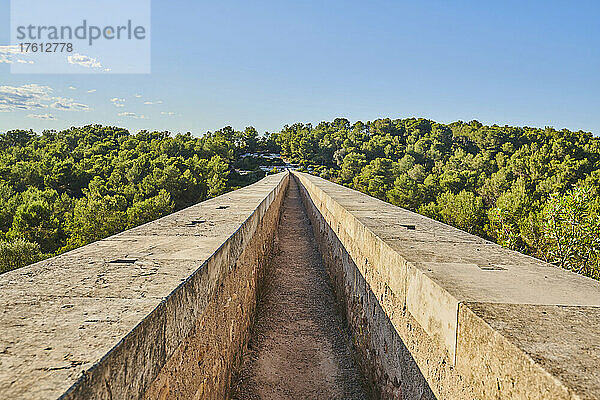 Altes römisches Aquädukt  Aquädukt der Ferreres  Brücke des Teufels; Katalonien  Spanien