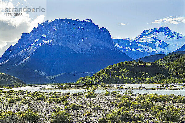 Eine Berglandschaft im Parque Nacional Los Glaciares; Patagonien  Argentinien