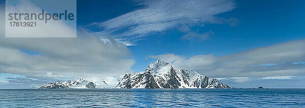 Ein Panoramastich von Elephant Island  Antarktis  aus fünf Bildern.