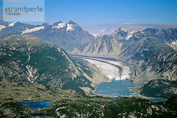 Luftaufnahme des McBride-Gletschers  Glacier Bay  Alaska.