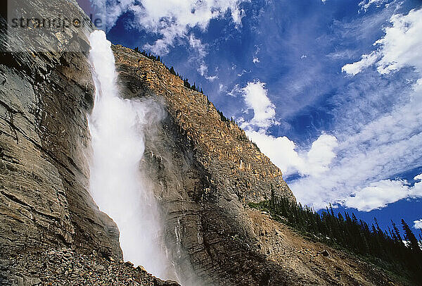 Blick auf die Takakkaw Falls im Yoho National Park British Columbia  Kanada