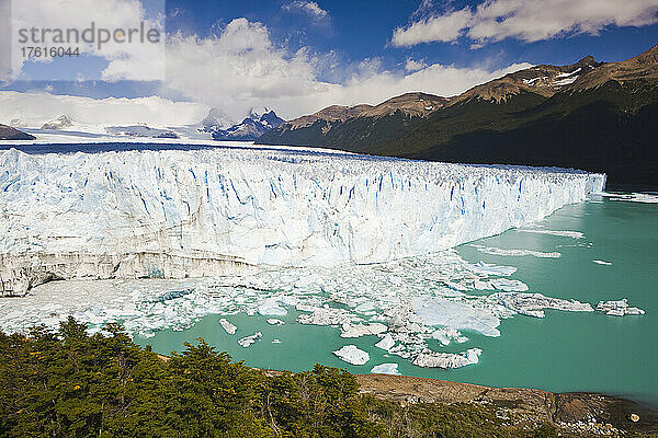 Perito-Moreno-Gletscher  Los-Glaciares-Nationalpark  in der Nähe von El Calafate; Patagonien  Argentinien