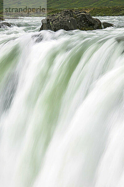 Godafoss-Wasserfall  in der Nähe des Myvatn-Sees in Island; Island