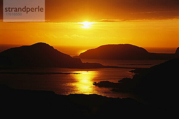 Sonnenuntergang über der Landschaft Back Harbour  Twillingate Island Neufundland und Labrador  Kanada