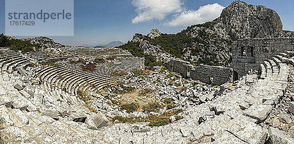 Ruinen des römischen Theaters in Termessos  in der Nähe von Antalya  Türkei; Termessos  Anatolien  Türkei.