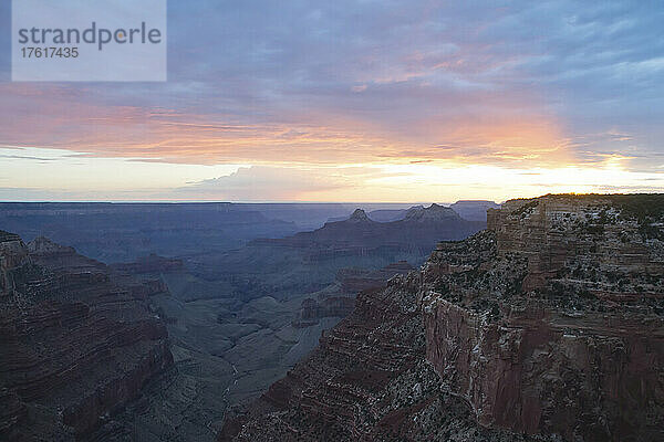 Der Grand Canyon bei Sonnenuntergang.