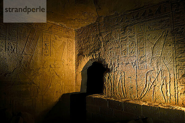 Gravuren im Inneren des Tempels der Göttin Mut am Fuße des Jebel Barkal; Meroe  Sudan  Afrika.